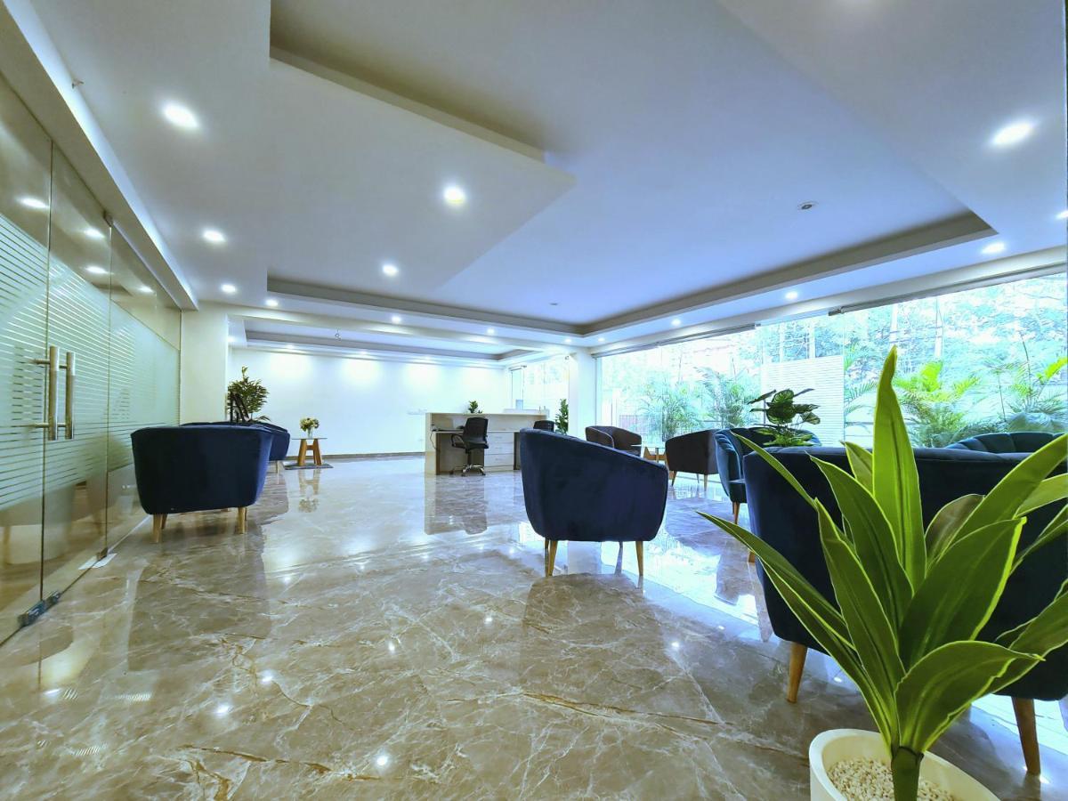 Hotel Golf View Sakura-Golf Course Road Gurgaon Exterior photo